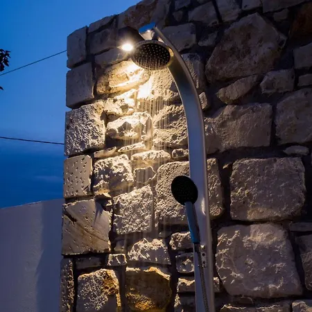 Villa Avrilia Seaside Heated Pool *