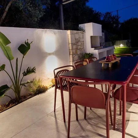 Avrilia Seaside Heated Pool * Almirida