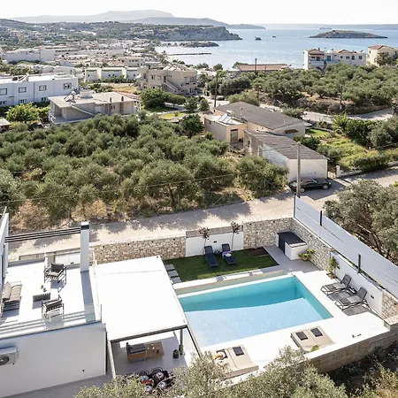 ヴィラ Avrilia Seaside Heated Pool *