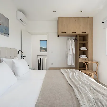 Avrilia Seaside Heated Pool Villa *